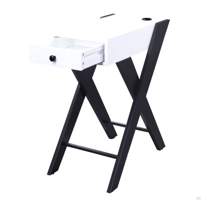 Table d'appoint blanche et noire avec ports USB
