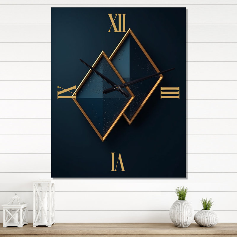 Rhombus en bleu foncé et or abstrait I - horloge murale moderne abstraite, H 28 po x l 12 po x P 1 po