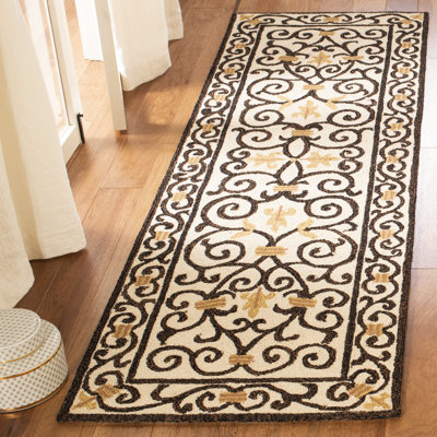 Tapis ivoire / brun foncé en laine crocheté à la main Helena