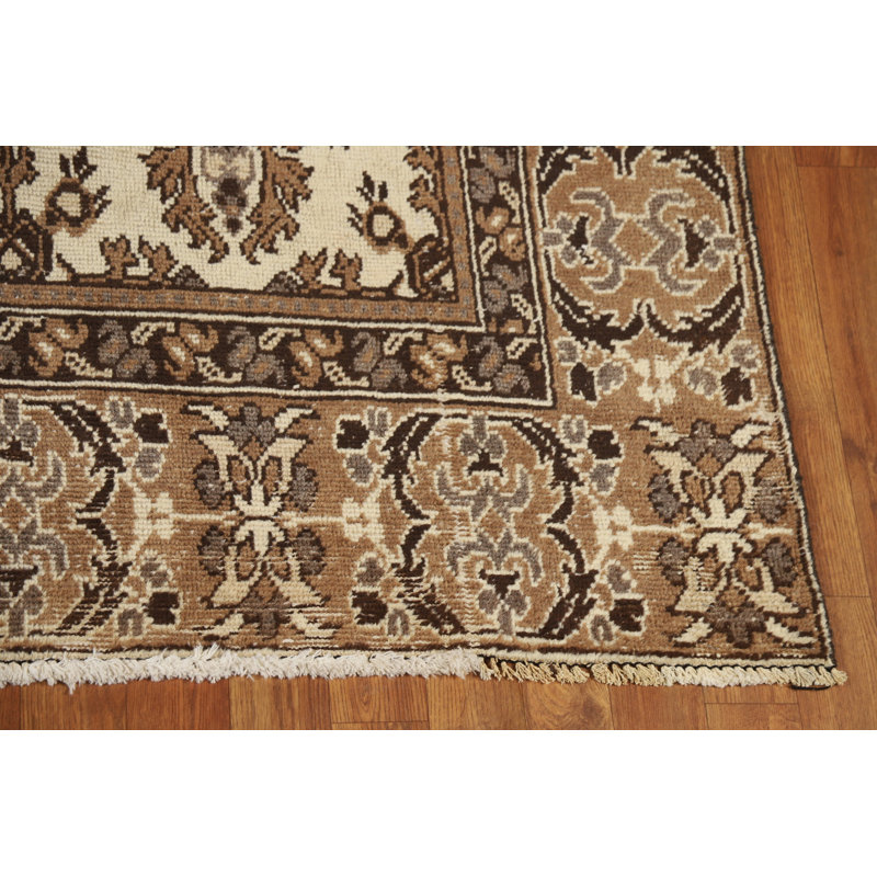 Tapis traditionnel en laine vieillie 6 x 9