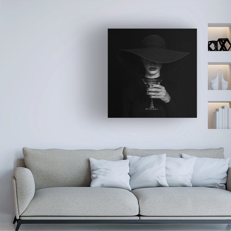 «A Martini Glass» par Refat - photographie sur toile tendue, H 35 po x l 35 po x p 2 po