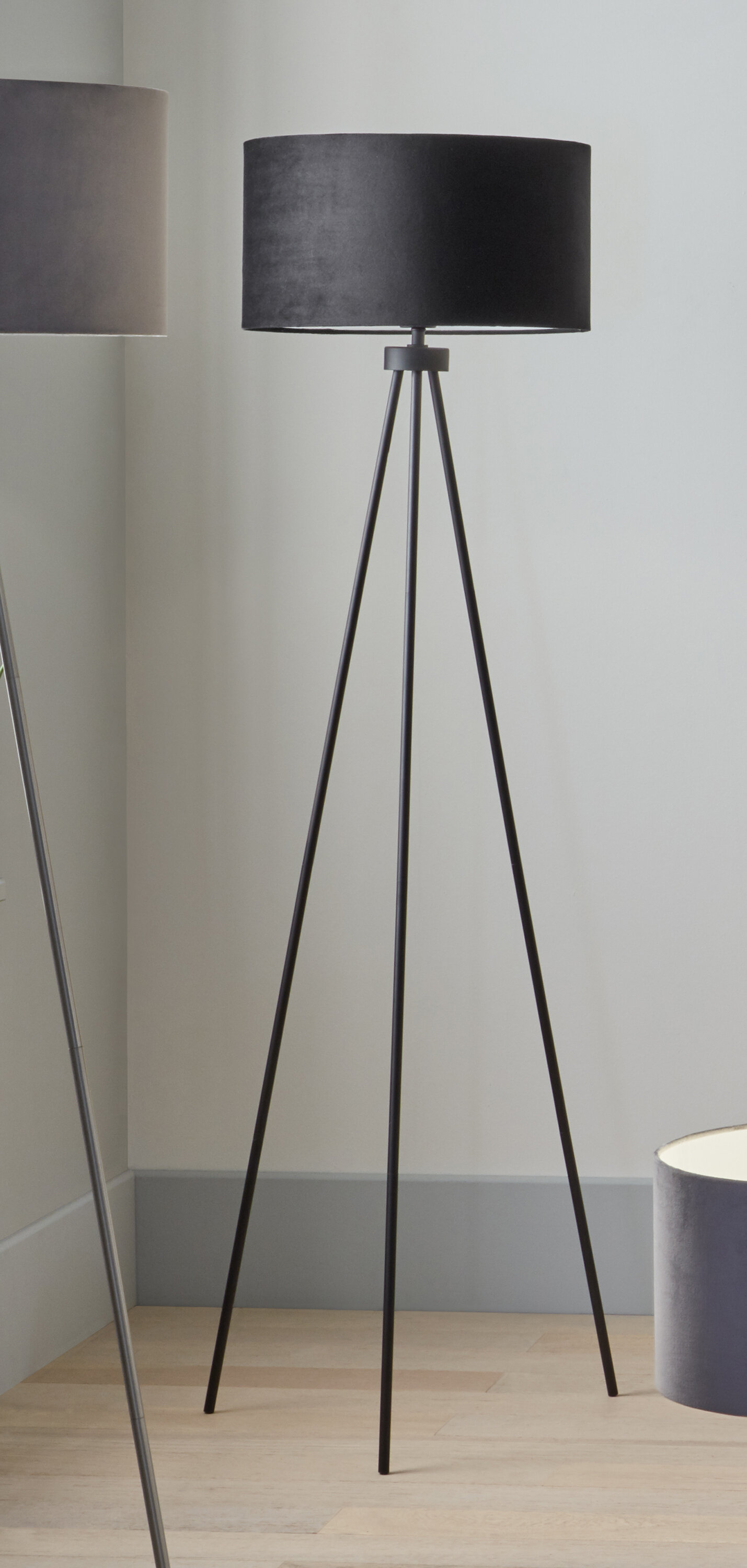 Slim tripod deals floor lamp