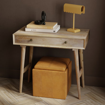 Bureau d'écriture en bois massif Alann avec prises intégrées / USB, Wheatfield