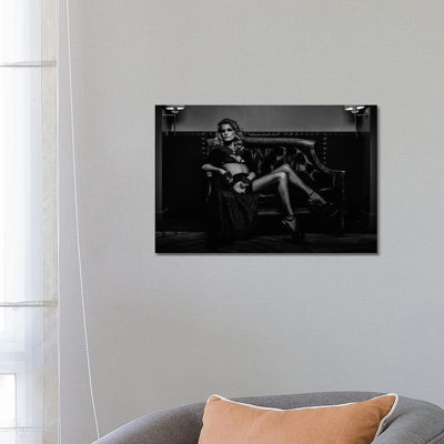 Alexia En Noir par Mike Kreiten - Photographie sur toile tendue