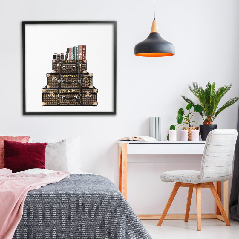 Giclée de voyage, livres et bagages rétro, design par Amanda Greenwood, Giclée encadrée noir minuit, H 24 po x l 24 po
