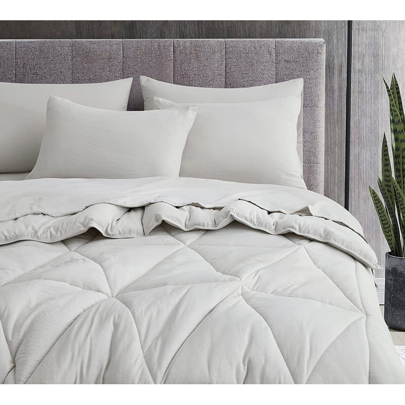 Light Gray Queen Microfiber Triangle Geometric Bed in a Bag Set