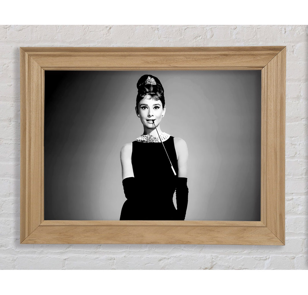 Audrey Hepburn Zigarette Frühstück bei Tiffanys - Einzelner Bilderrahmen Kunstdrucke