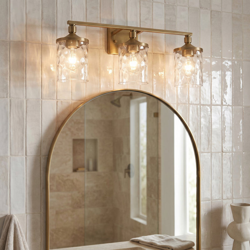 Éclairage pour meuble-lavabo à 3 lumières Baldwin, Laiton vieilli, Trois lumières