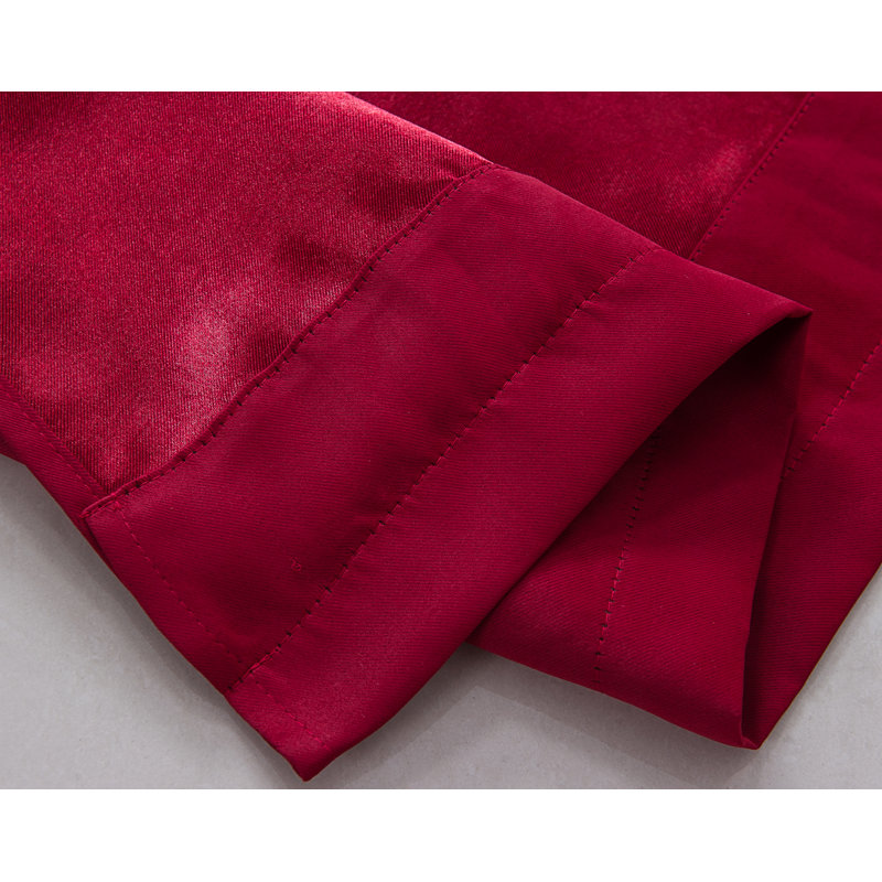 Rideau simple occultant et isolant avec passe-tringle Twilight, Rouge, 54" W x 90" L