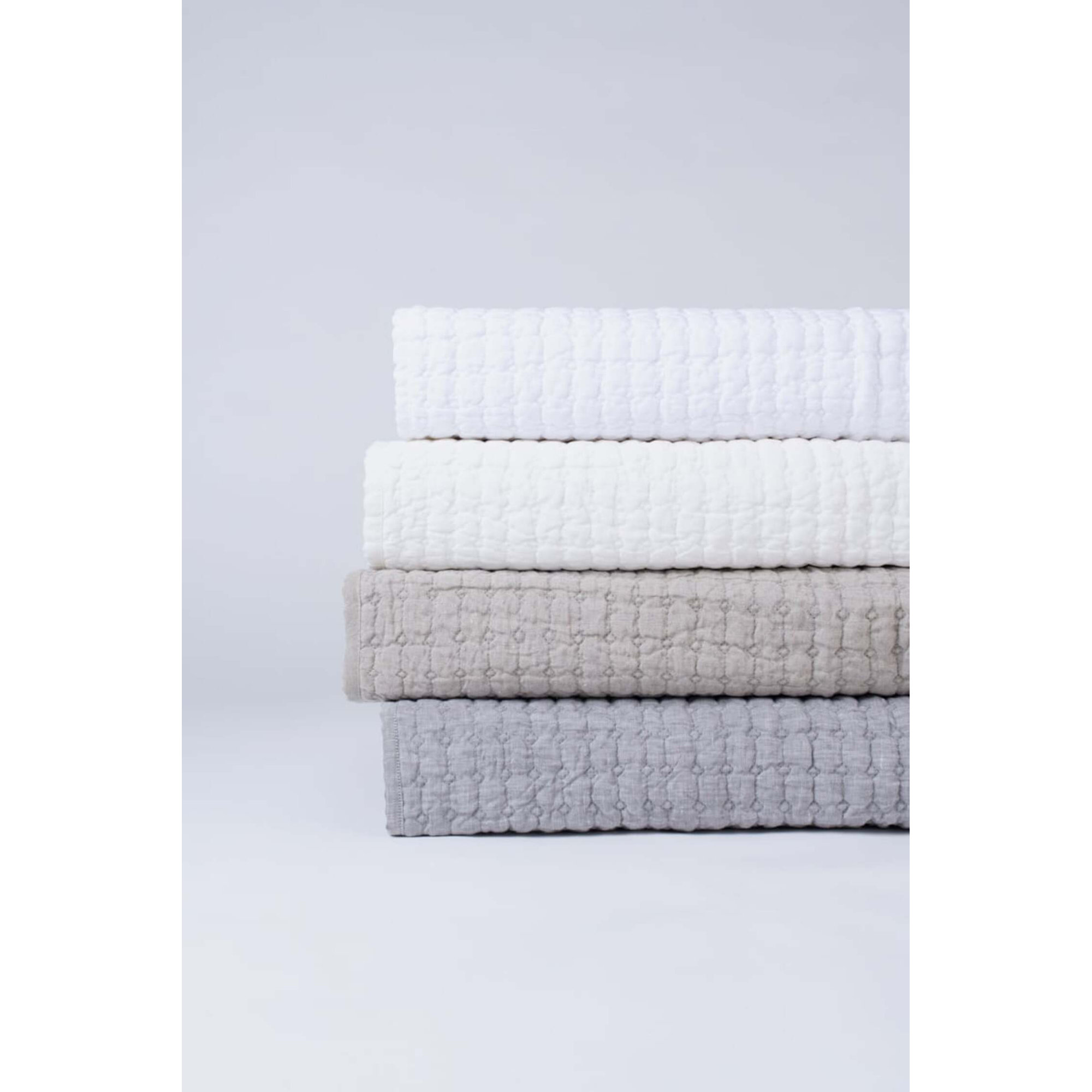 Bahari 100% Linen Percale Quilt, California King Quilt, Ivory