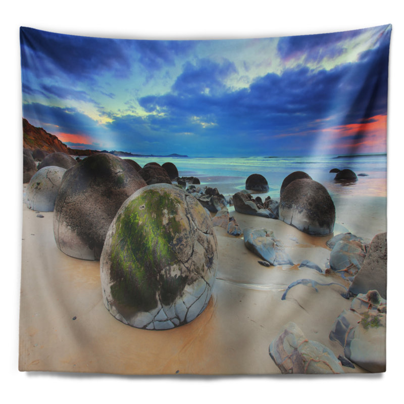 Tapisserie «Seashore Cloudy Sunrise over Moeraki Boulders», H 32 po x l 39 po