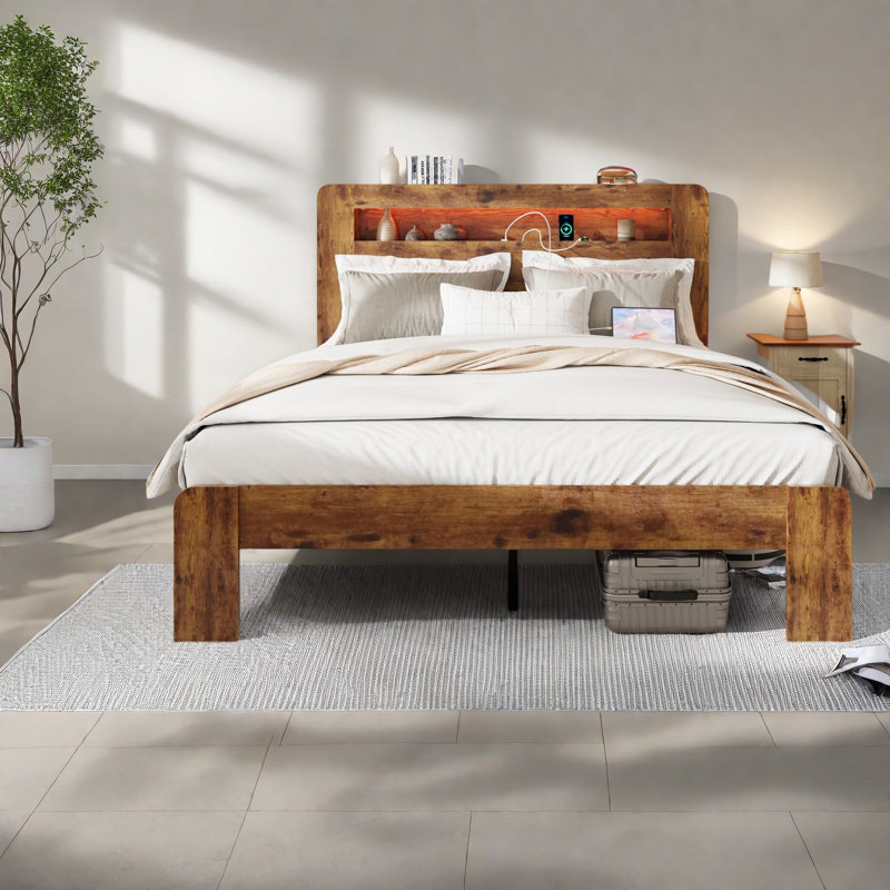 Lits très grand avec rangement, mélange de bois et de métal, style rustique moderne avec tête de lit USB