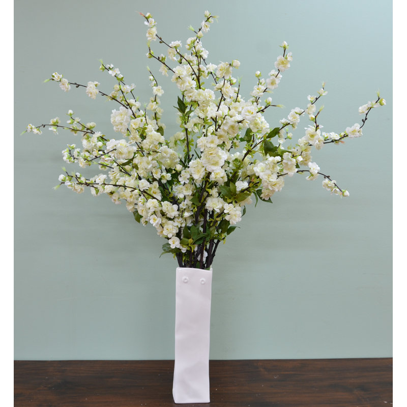 Fausse tige de cerisier en fleurs, Crème