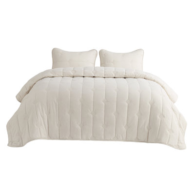 Bedsure Quiltsâ€“ Soft Cloud Lightweight Bedspread Coverlet Set with 2 Pillow Shams, Breathable & Cozy Quilt Set for All Season Use