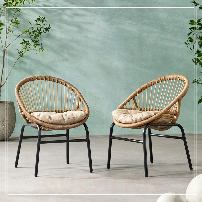 Ensemble de 2 chaises de salle à manger élégantes en osier Boho avec structure en métal et coussins résistants à l'eau pour l'extérieur