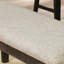 Banc en bois massif avec revêtement en tissu gris chaud délicat pour la salle à manger, fabrication moderne et revêtement de siège