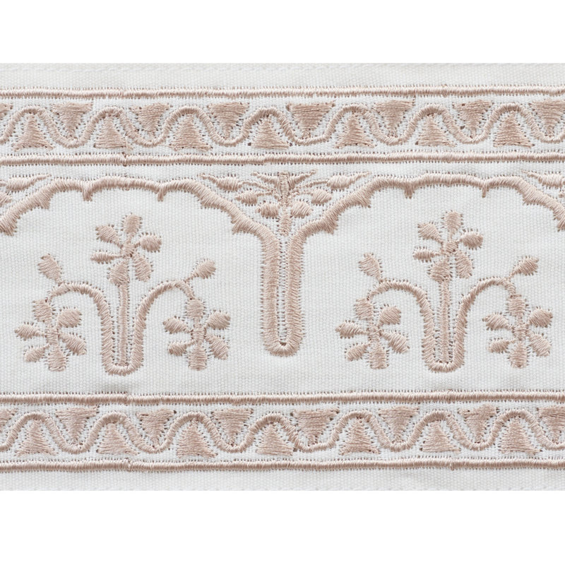 Nikola Tape, Rosé