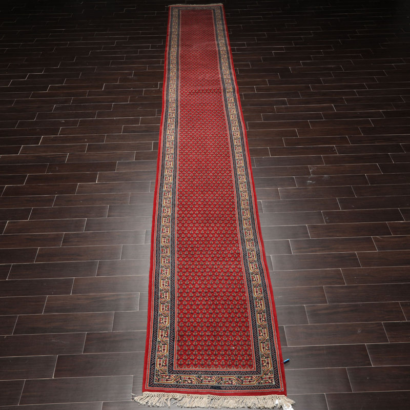 Tapis rouge noué à la main de conception unique Jakiyah: 2 pi 7 po x 19 pi