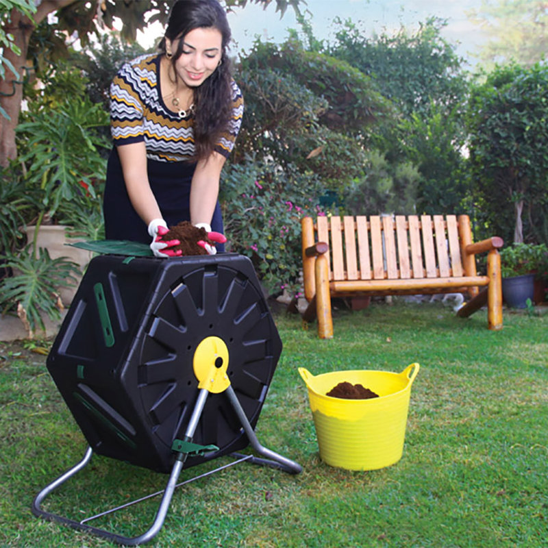 18.5 Plastic Outdoor Tumbler Composter with Latching Lid