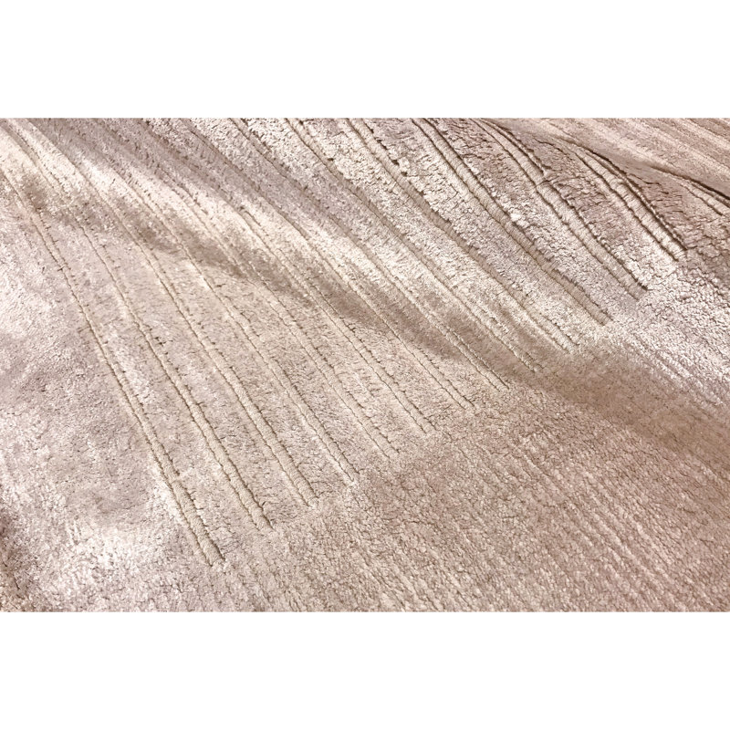 Area Rug in Ivory, Rectangle 5'6" x 8'