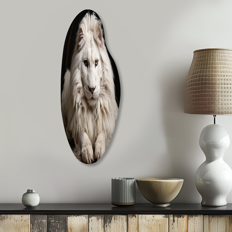 «Ivory King portrait Elegance» - art mural en métal incurvé lion, H 30 po x l 11 po