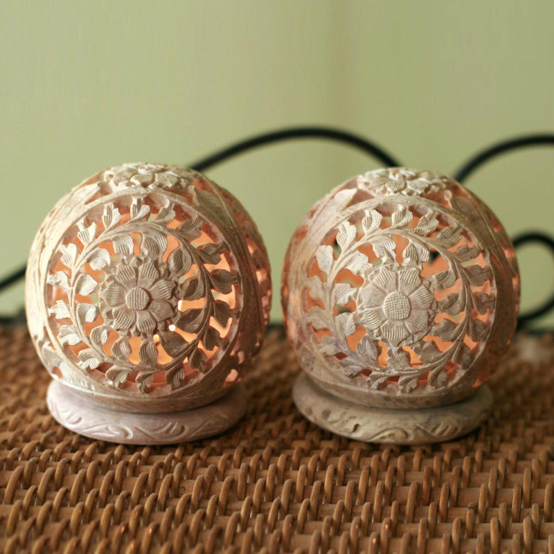Ensemble de porte-votive en pierre avec savon fleur