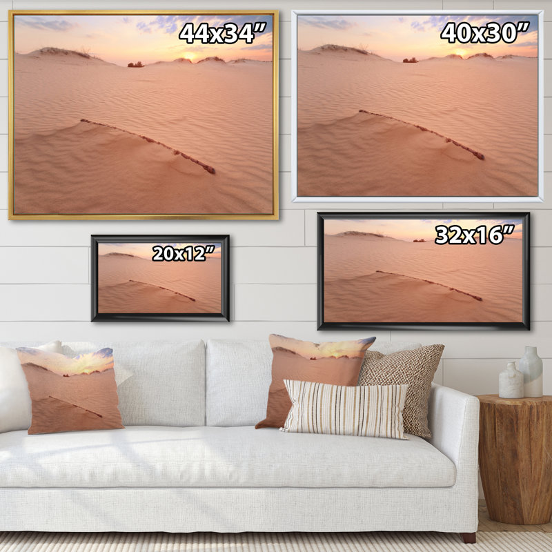 Coucher de soleil sur des dunes de sable - Photographie sur toile, H 34 po x l 44 po x P 1,5 po, Cadre flottant blanc