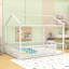 Lit en métal avec clôture en forme de maison et clôture-618856909-618856910