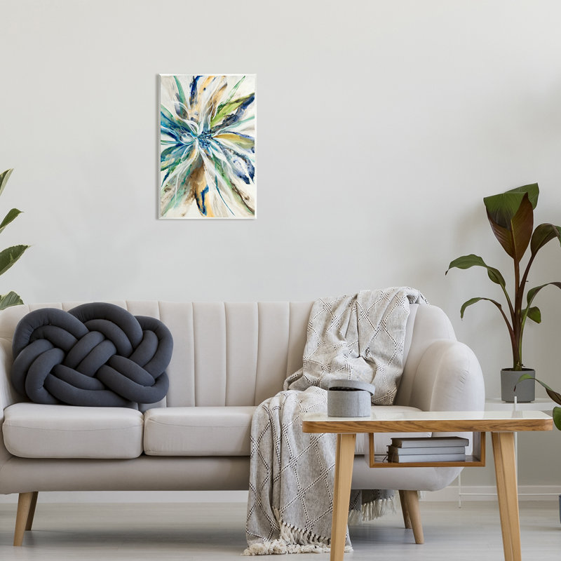 «Flower Petals Abstraction» par Liz Jardine, impression, H 19 po x l 13 po x P 0,5 po, Mdf