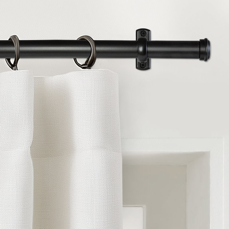 Tringle à rideaux simple réglable en métal 1 po de diamètre avec embouts noirs, 72" - 144"