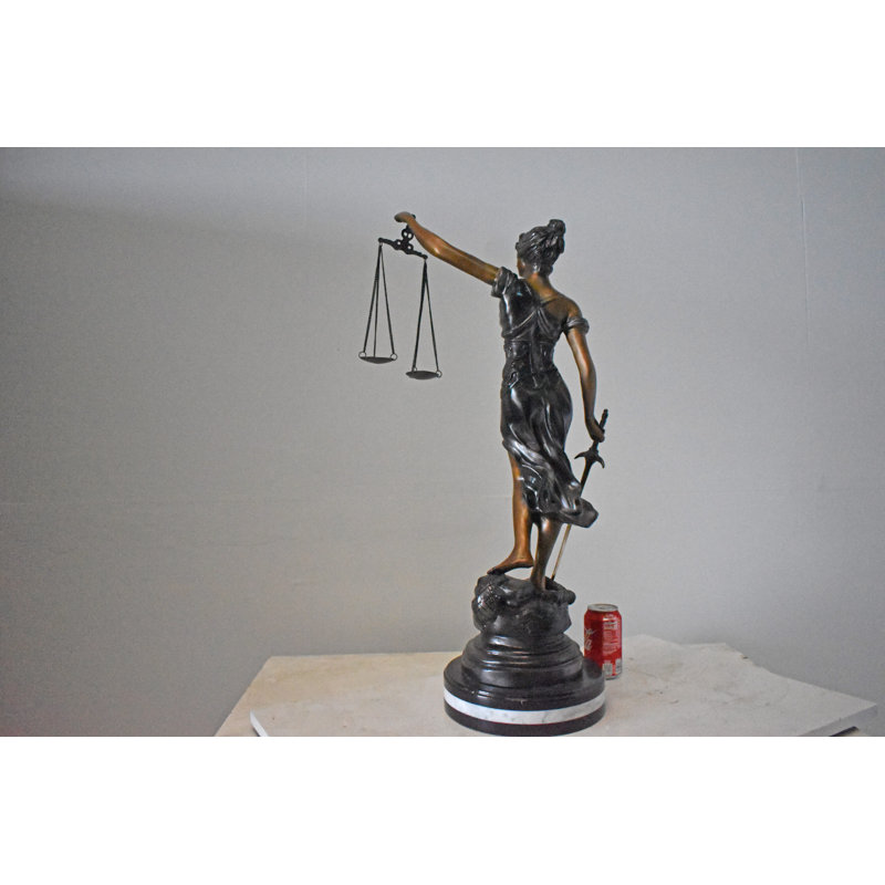 Statue en bronze de Lady Justice montée sur un marbre - Taille: L 14 po x l 16 po x H 32 po.