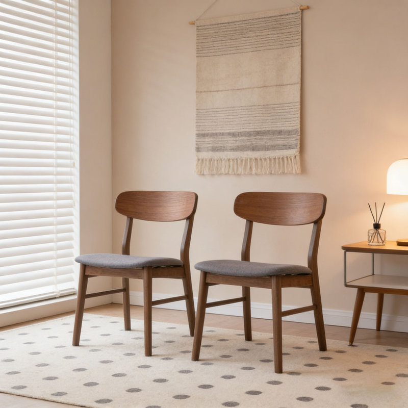 Chaise en bois, Gris foncé