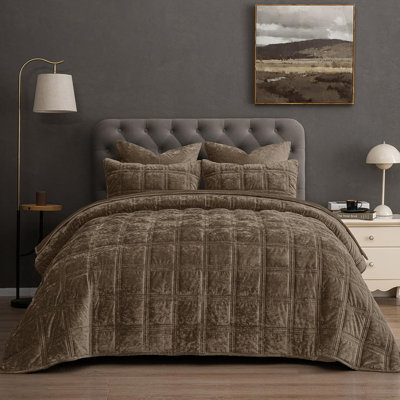 PHF Ultra Soft Velvet Quilt Set–3PCS Luxurious Cozy Quilted Comforter Alternative with Diamond Pattern, Warm Quilted Bedspread Coverlet