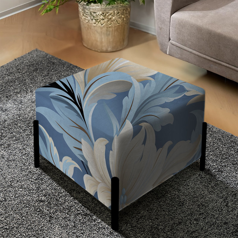 Damask Flowering II - Repose-pieds carré damassé