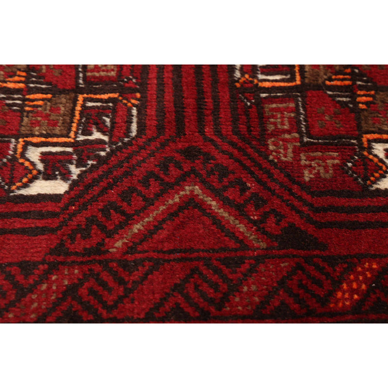 Tapis rouge Baluch 3 pi 2 po x 6 pi 1 po