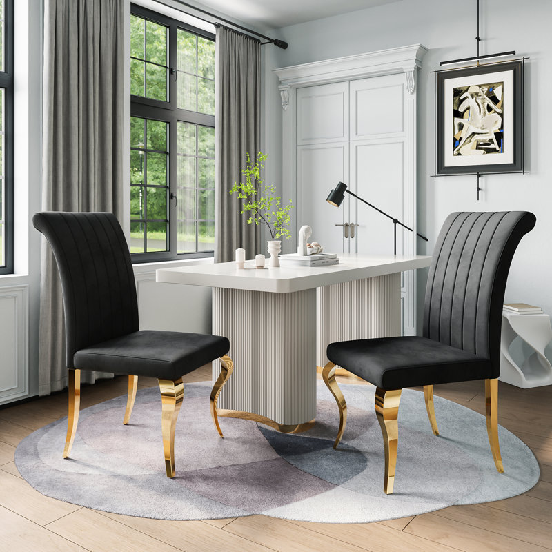 Chaise rembourrée en similicuir moderne avec dossier à rayures , Noir, Doré