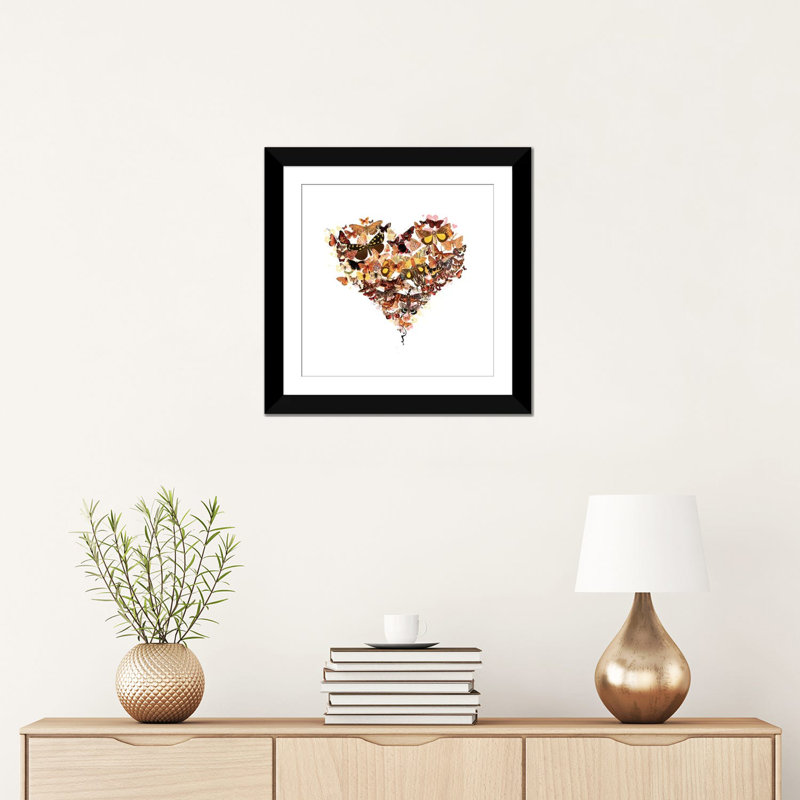 «Butterfly Heart», impression sur toile tendue, H 16 po x l 16 po x P 1 po, Papier d'art encadré noir, Blanc