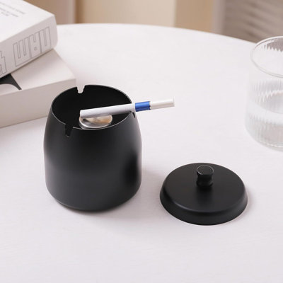 Stainless Steel Ashtray With Lid, Smokeless, Odorless, And Windproof, Suitable For Various Occasions, Dimensions 3.54×3.0×3.38 Inches.