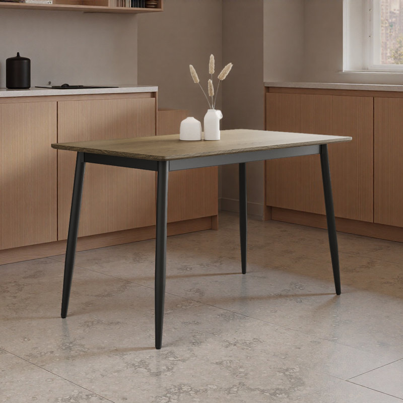 Table de salle à manger moderne minimaliste en grain de bois, table de salle à manger élégante, table de salle à manger de cuisine, robuste et durable, facile à assembler, pieds en métal noir, convient à 4 à 6 personnes, convient à la maison
