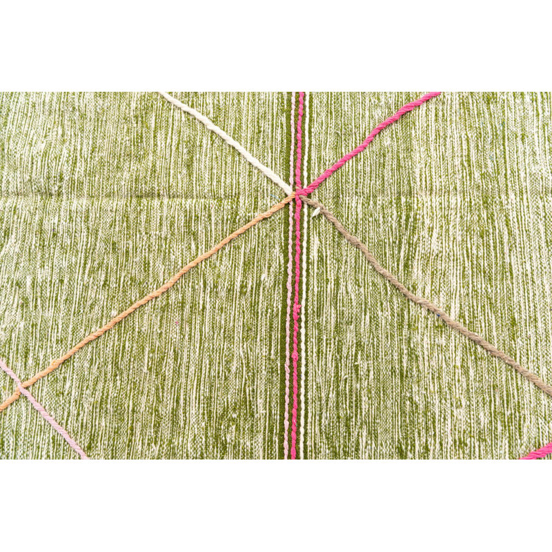 Tapis olive Kalmanovitz