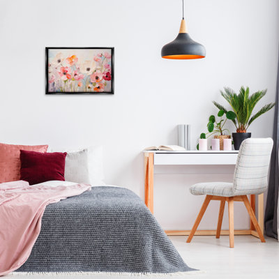 «Pastan Ranunculus Blooms», toile flottante encadrée par Petals Prints Design