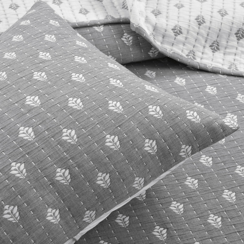 Willards Cotton Jacquard Floral Quilt, Queen Quilt + 2 Standard Shams, Gray