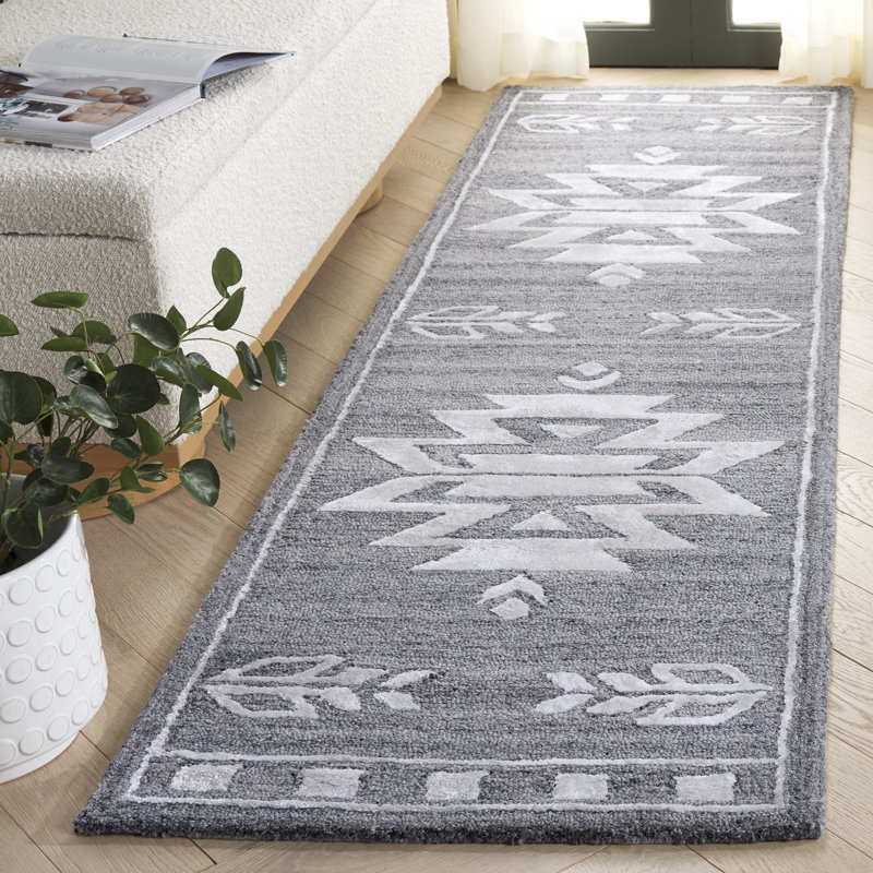 Tapis marocain gris / ivoire en laine / viscose / coton touffeté à la main Soho 659, Tapis de couloir 2 pi 3 po x 8 pi