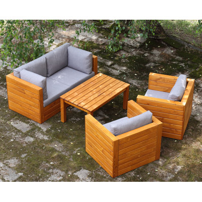 Grisha with Cushions
