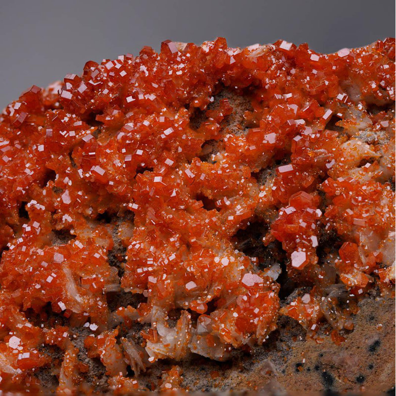 Vanadinite avec baryte du Maroc - 4,07 lb.