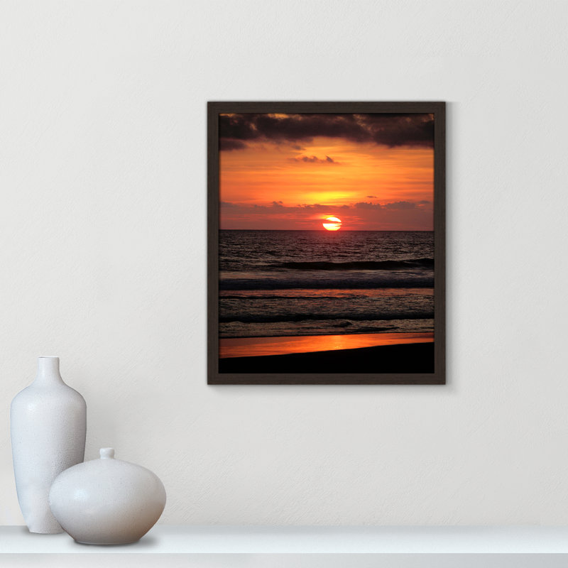 «Troncunes Sunset», reproduction encadrée sur papier par Mike Ragan pour Casa, H 19 po x l 16 po x P 1,25 po