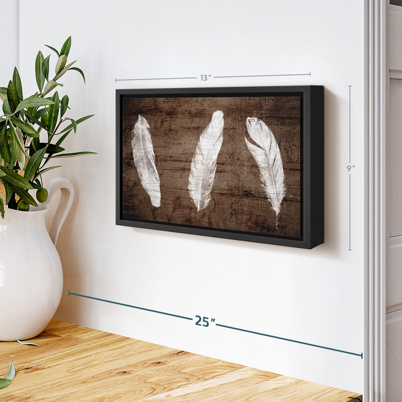 Éléments décoratifs «Woodgrain White Feathers Canvas Print», H 9 po x l 13 po