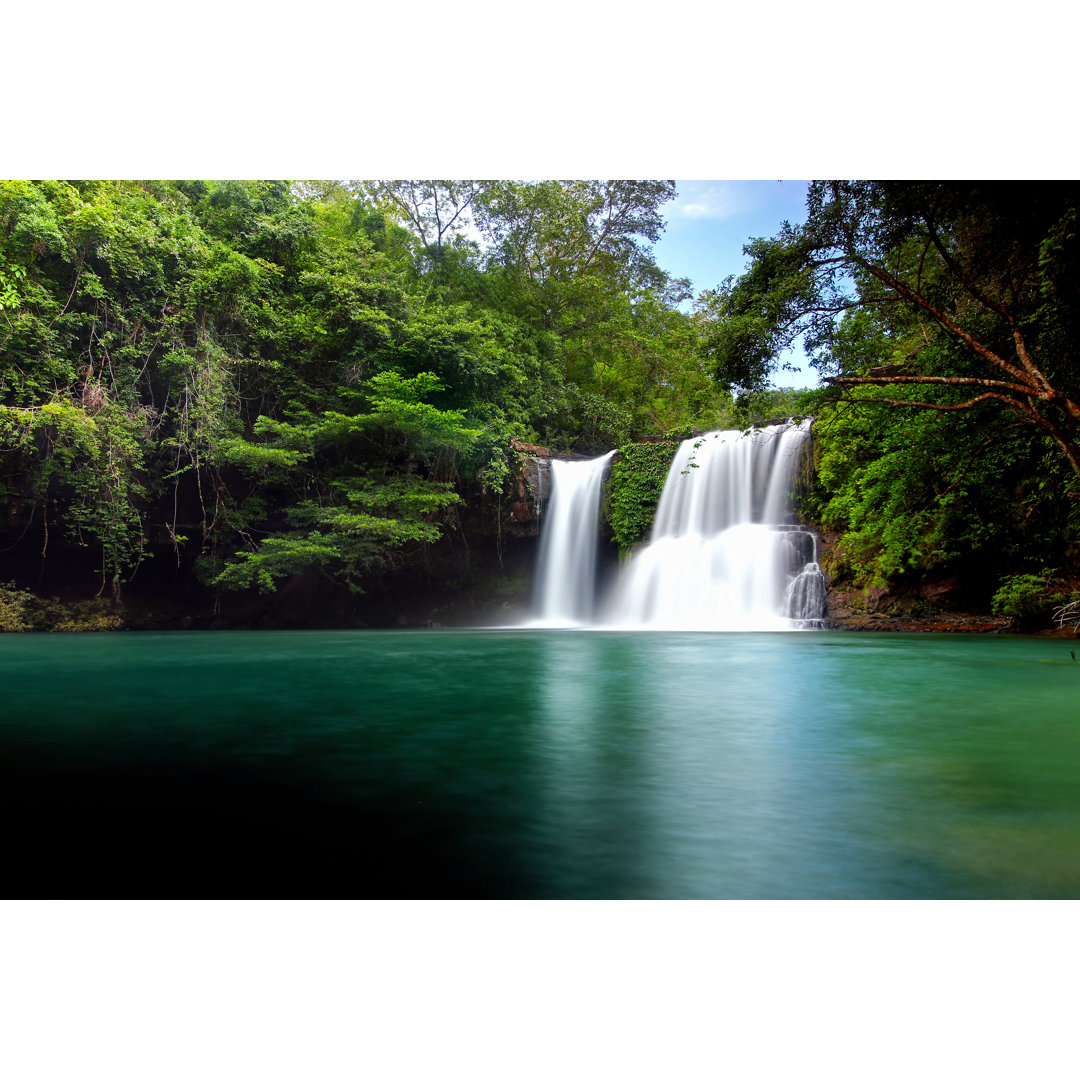 Wasserfall auf der Insel Koh Kood von SkyBlue - Leinwandbild