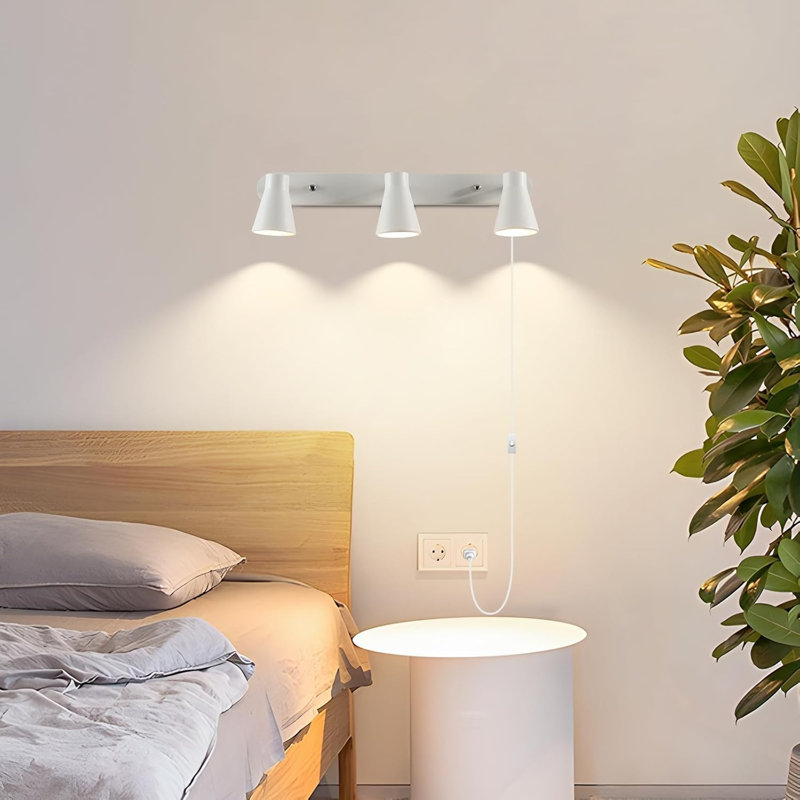 Ensemble d'éclairage sur rail blanc à brancher - Projecteur de plafond moderne 3 lumières avec rotation verticale de 90 ° et horizontale de 270 °, pour la présentation des armoires de cuisine (ampoules non incluses)