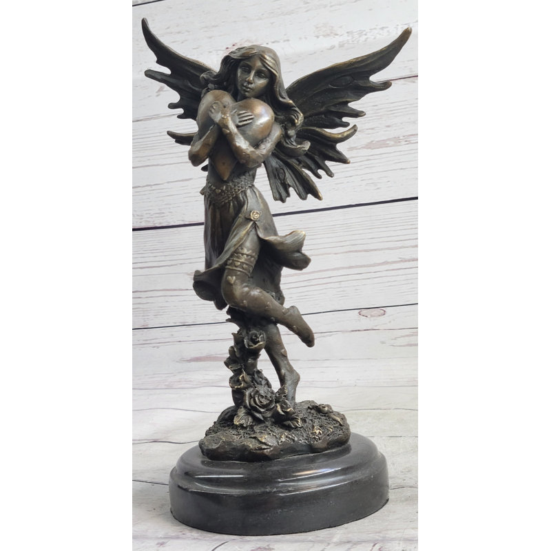 Kadijatu Figurines & Sculptures